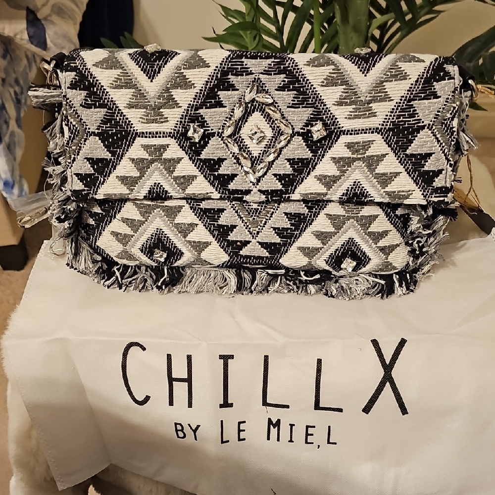 CHILLX BY MIE,L Black and White Women's Bag.